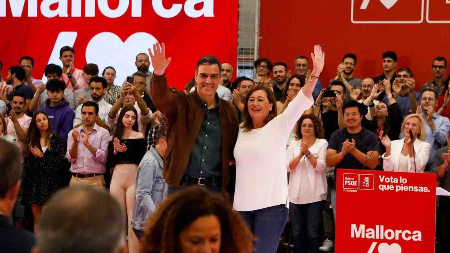 Pedro Sánchez y Francina Armengol en la campaña electoral de las elecciones  generales de julio de 2023 en Palma.