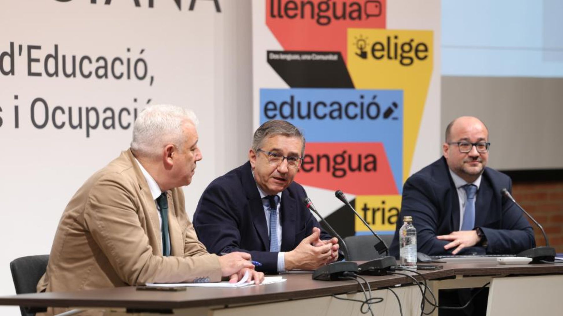 La consulta de la lengua base en los colegios se cierra con equilibrio entre castellano y valenciano