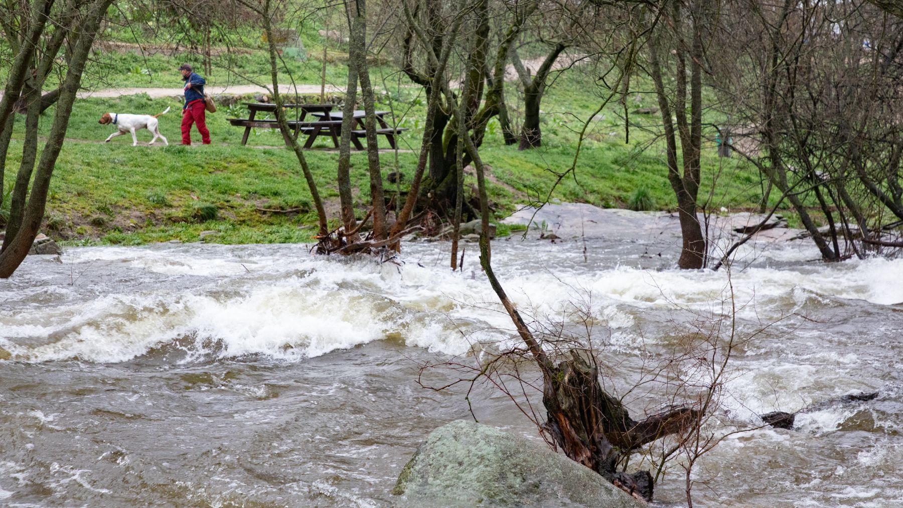 El rió Manzanares, a su paso por Manzanares del Real, en la Sierra de Madrid. (Ep)