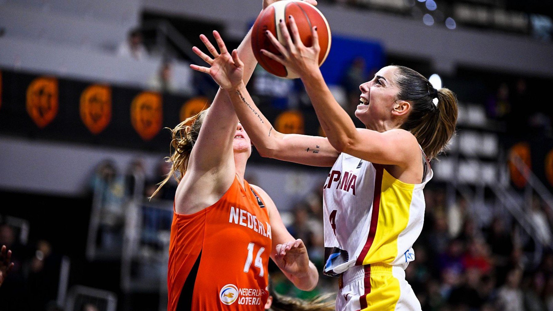 Mariona Ortiz, base de España, durante un partido de clasificación para el Eurobasket ante Países Bajos. (EFE)