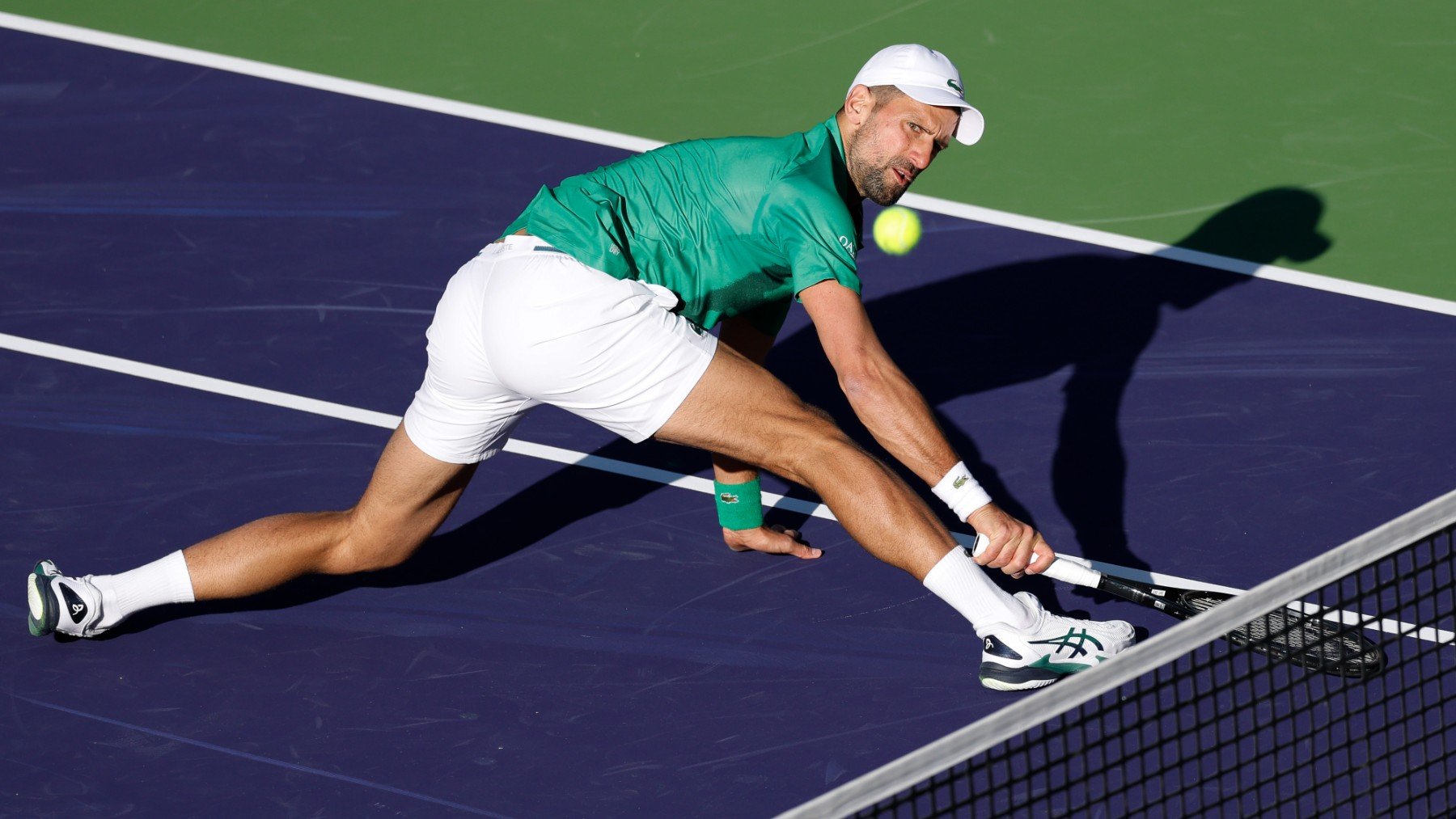 Novak Djokovic durante el partido contra Van de Zandschulp en Indian Wells. (EFE)