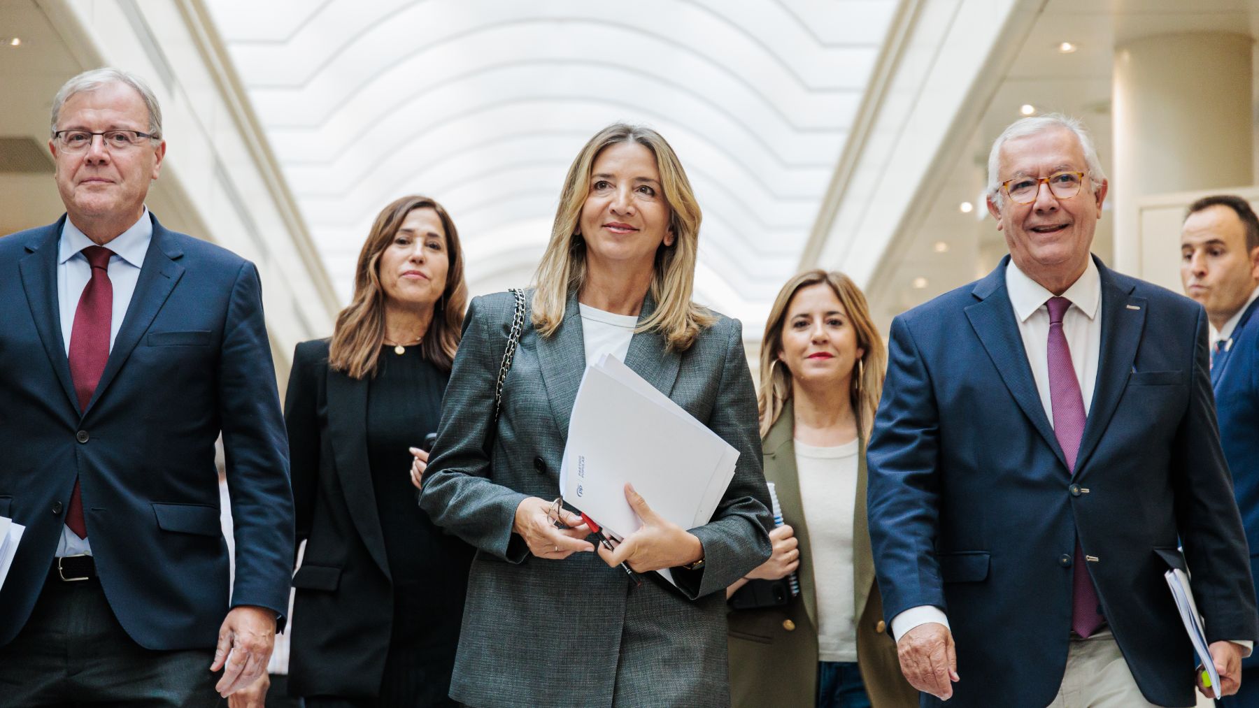 Alicia García, portavoz del PP en el Senado, junto a miembros del grupo. (EP)