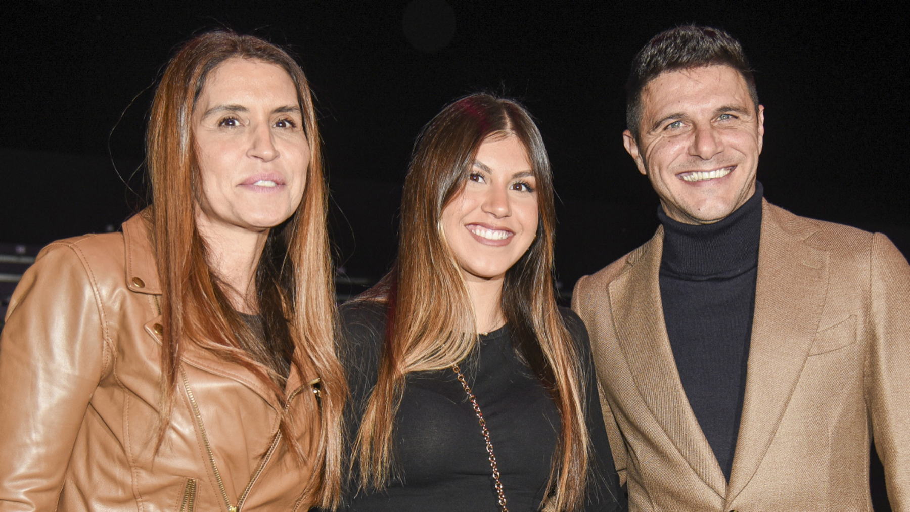 Joaquín Sánchez con su mujer y con su hija. (Foto: Gtres)