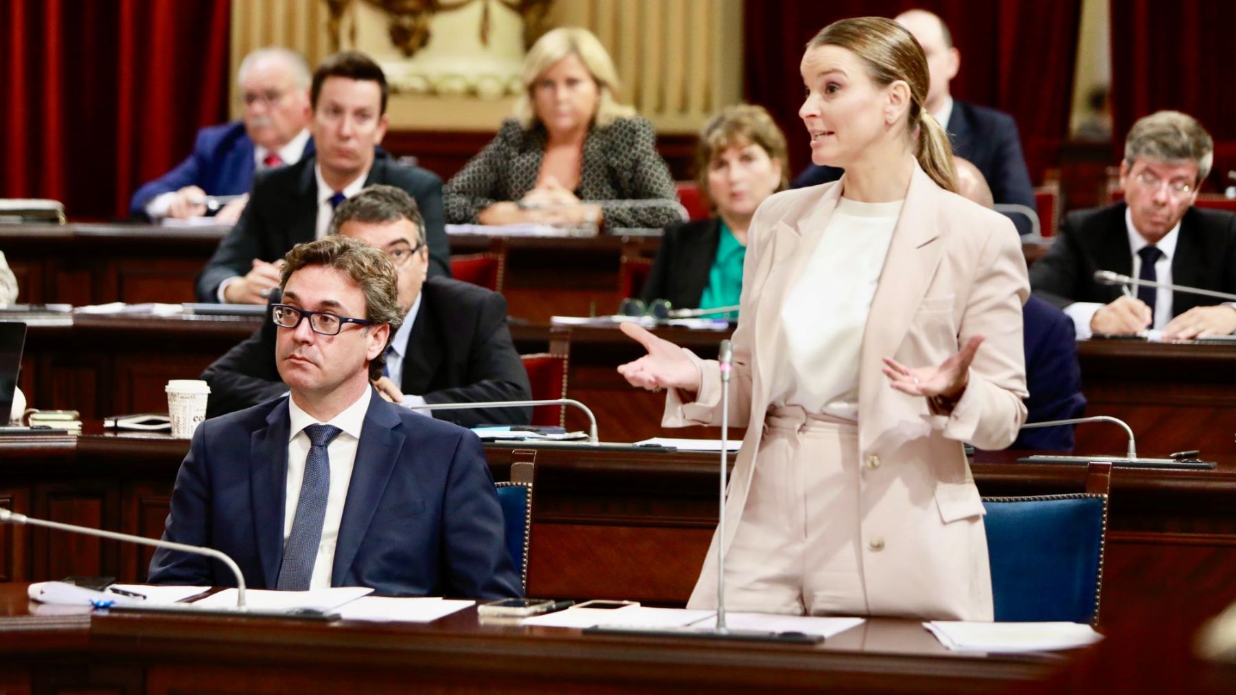 La presidenta balear, Marga Prohens, y el vicepresidente, Antoni Costa.