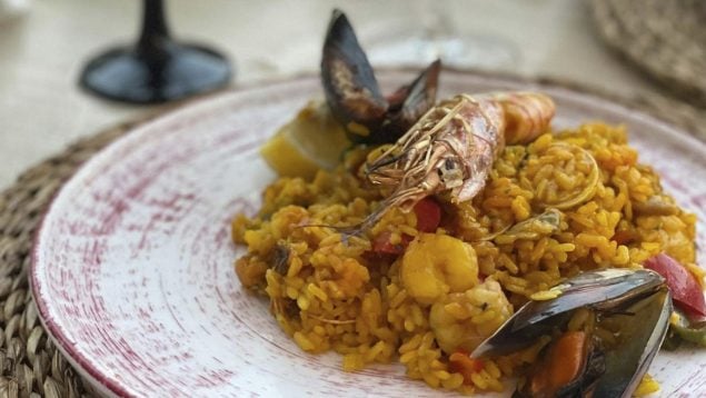 Paella de marisco, receta de paella, mariscos y pescados