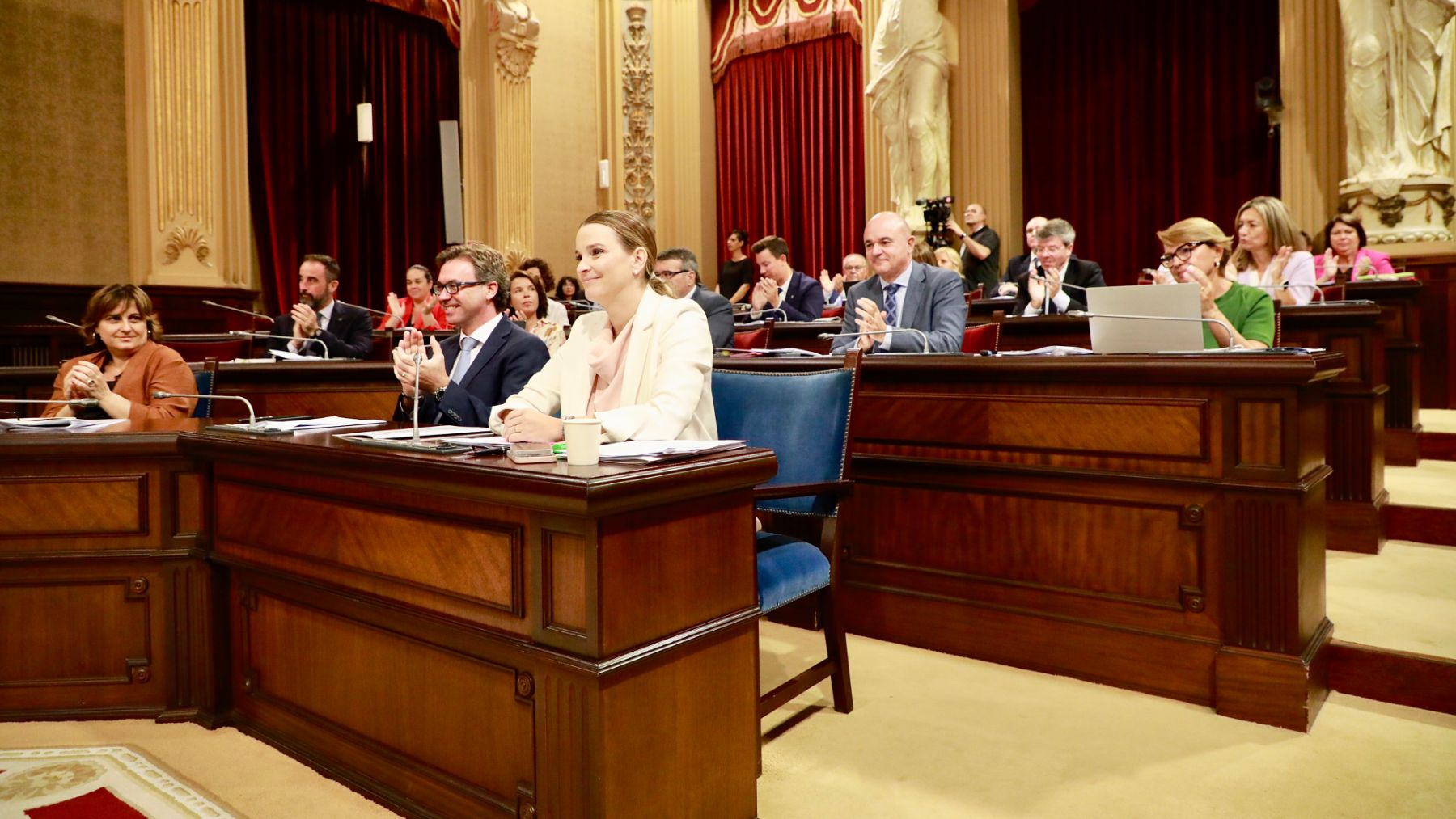 Marga Prohens durante una sesión del Parlament.