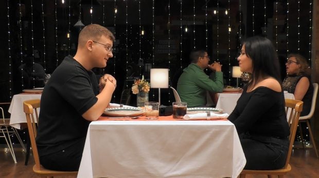 Carlos y Valentina en First Dates. (Mediaset)