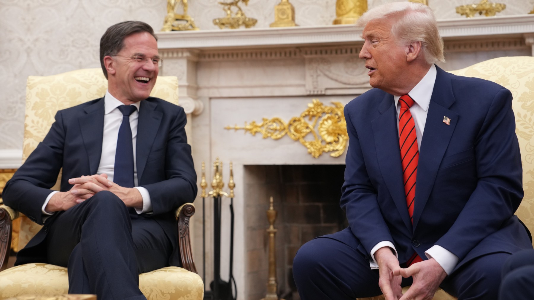 El secretario general de la OTAN Mark Rutte y Donald Trump en el Despacho Oval de la Cas Blanca. (Foto: Getty)