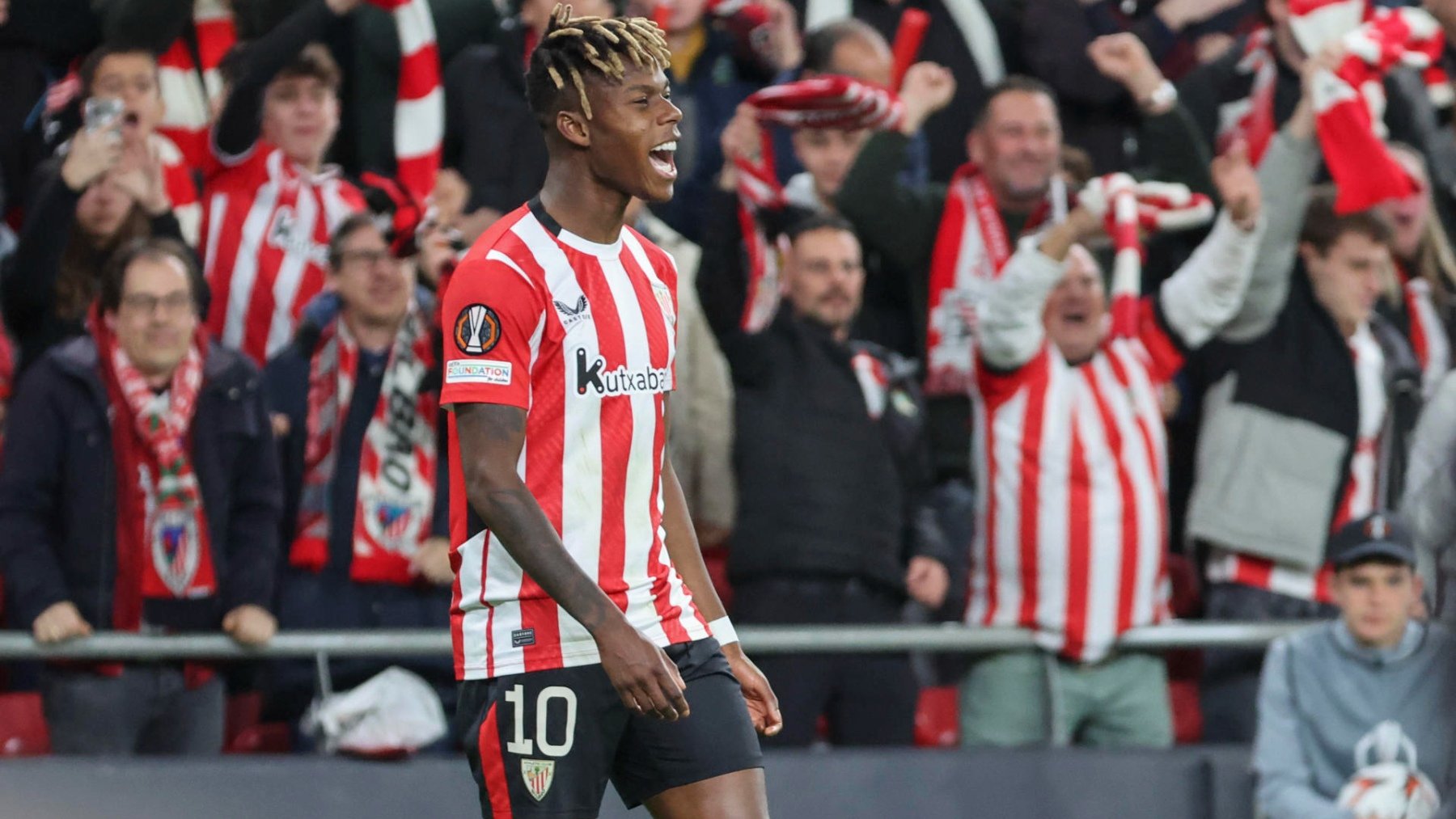 Nico Williams celebra su primer gol en el Athletic-Roma. (EFE)