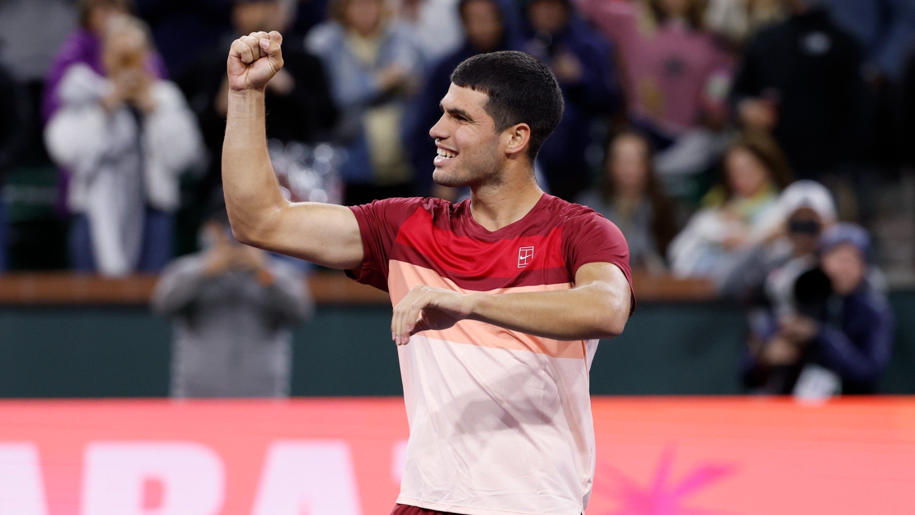 Alcaraz bromea tras su póker de semifinales en Indian Wells: «Debería comprarme una casa aquí»