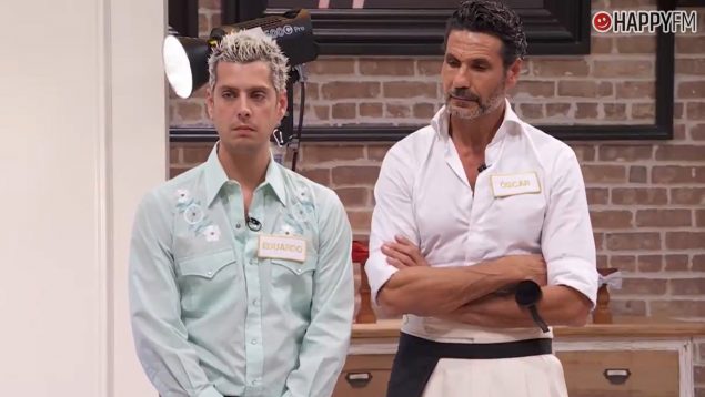 Eduardo Casanova y Óscar Higares en Maestros de la Costura Celebrity. (RTVE)
