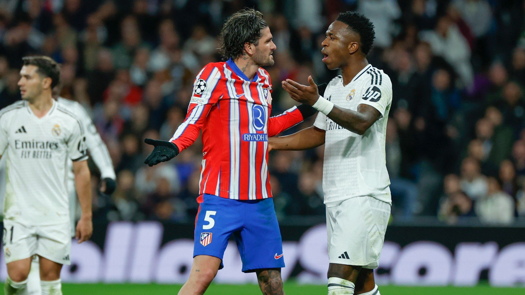 Vinicius Junior y De Paul, en el partido de ida en el Santiago Bernabéu.