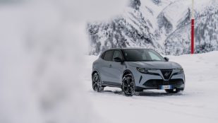 Así es el nuevo Alfa Romeo Junior Hybrid Q4: cargado de eficiencia, tracción total y mucho diseño