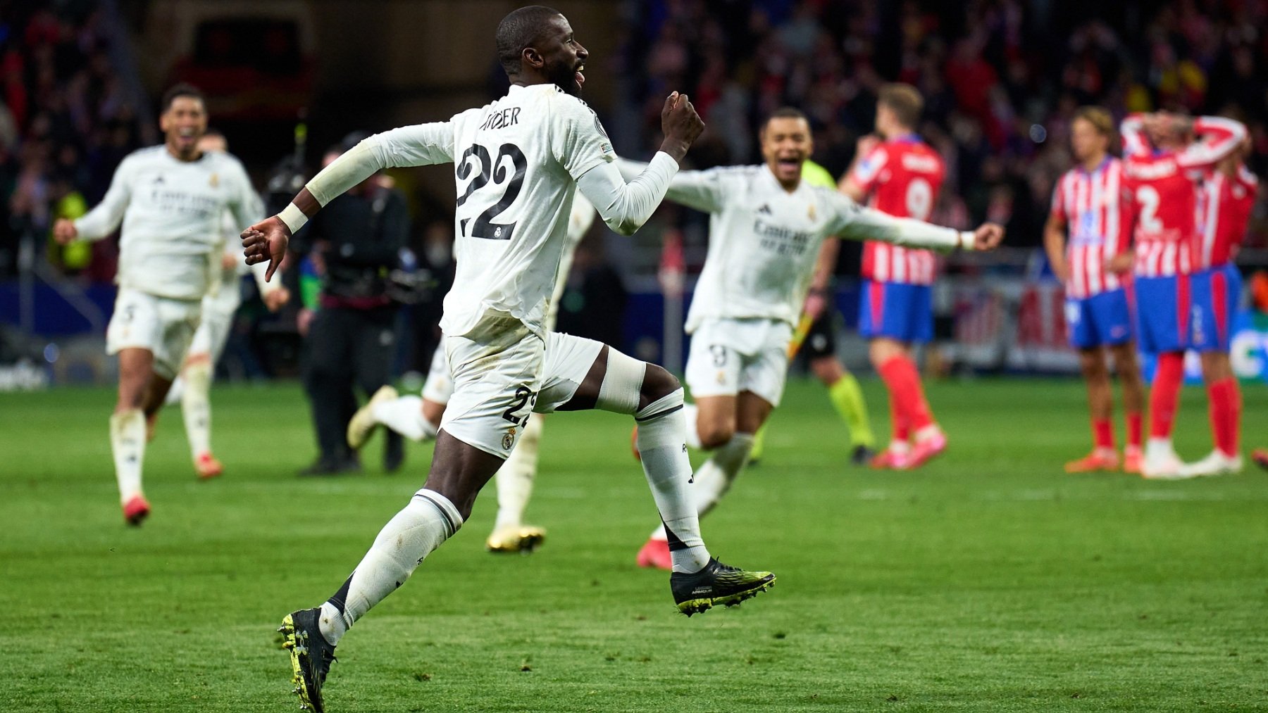 Rüdiger celebra su penalti contra el Atlético. (Getty)