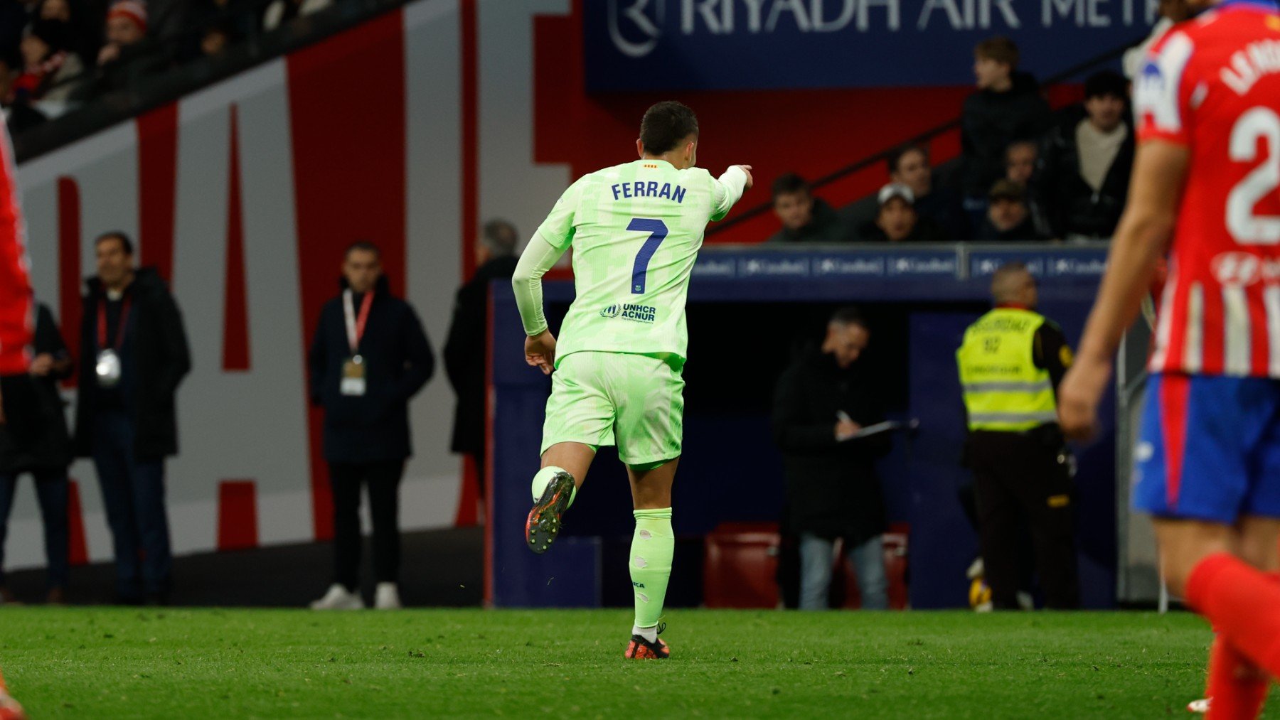 Ferran celebra su gol contra el Atleti. (EFE)