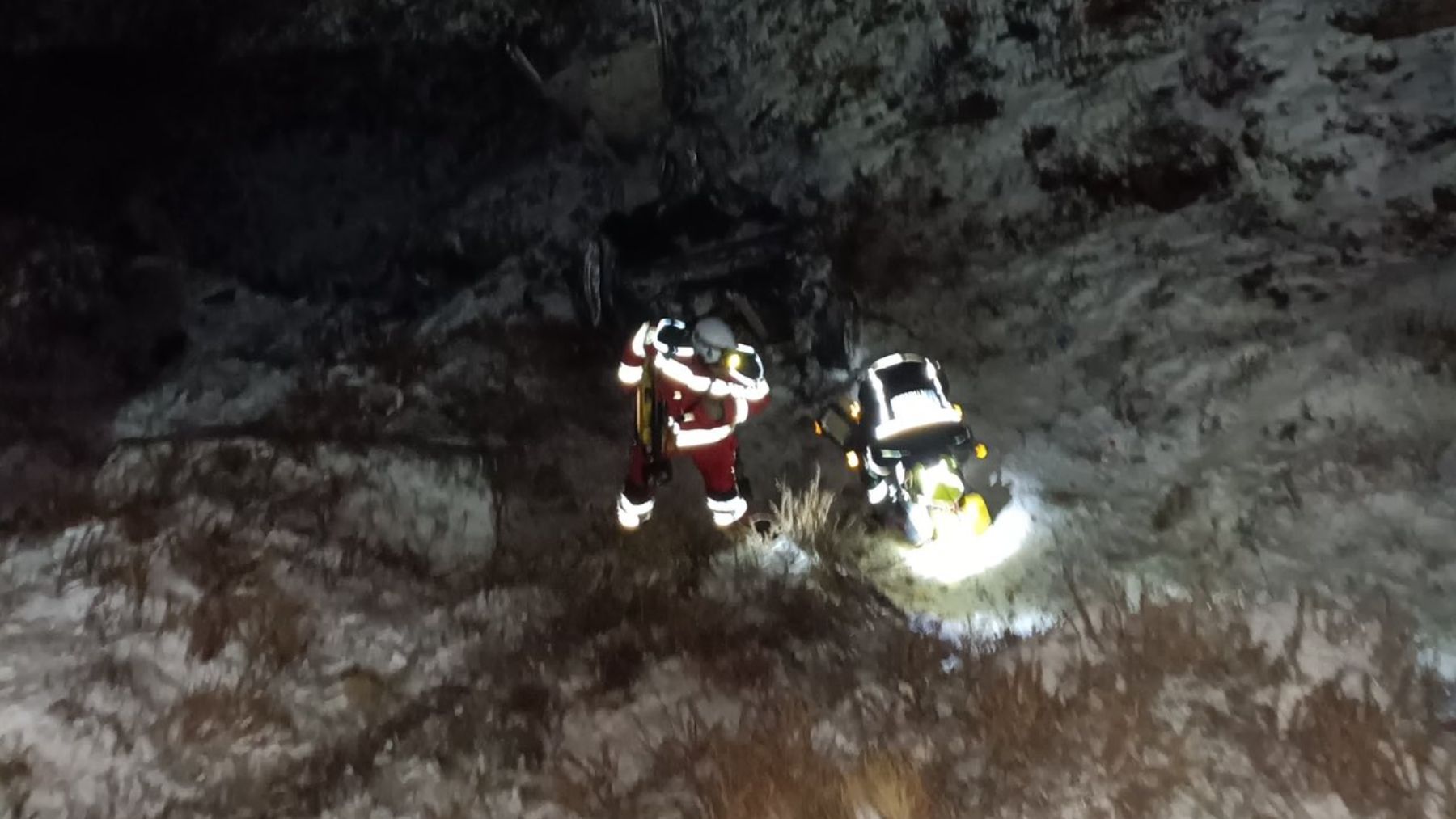 Mueren cuatro jóvenes de 21 años tras despeñarse con su coche por una ladera en Cantabria