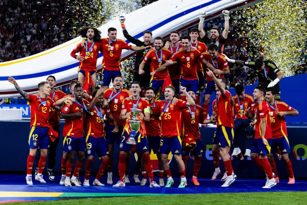 La selección española celebra la Eurocopa. (E.P)