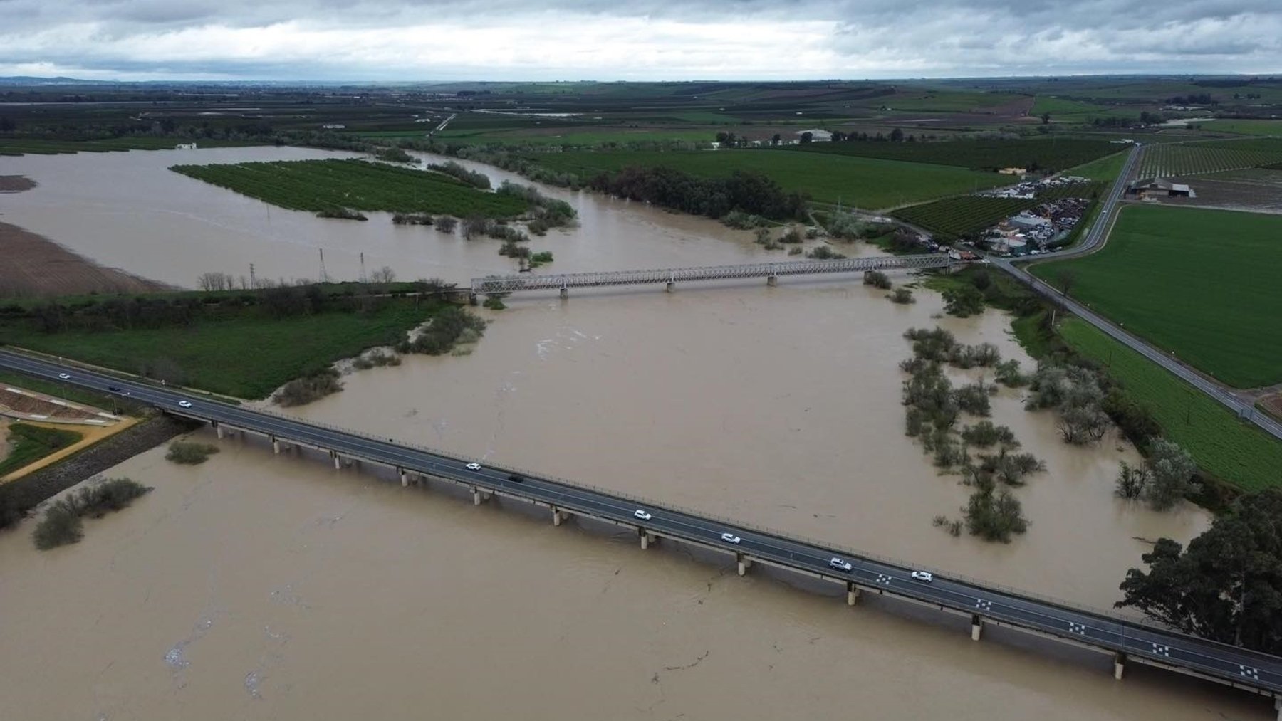 Crecida del río Guadalquivir tras las lluvias en Sevilla. (Ayto. Lora del Río)