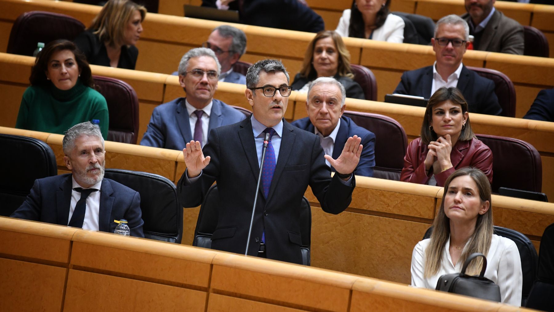 Bolaños maquilla un año de ausencias de Sánchez en el Senado: «Es el que más ha comparecido»