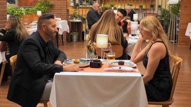 Pedro y Bárbara en First Dates. (Mediaset)