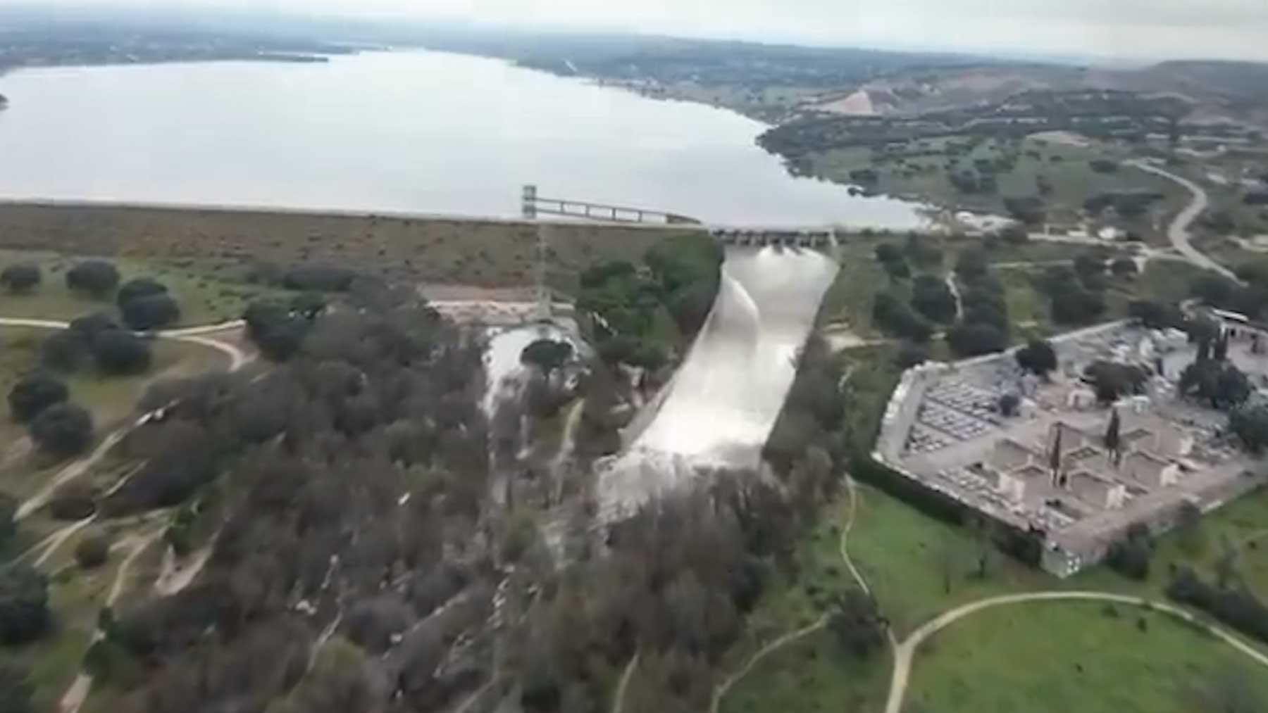 Madrid se pone en alerta ante la posibilidad de que el Manzanares se desborde a lo largo del jueves