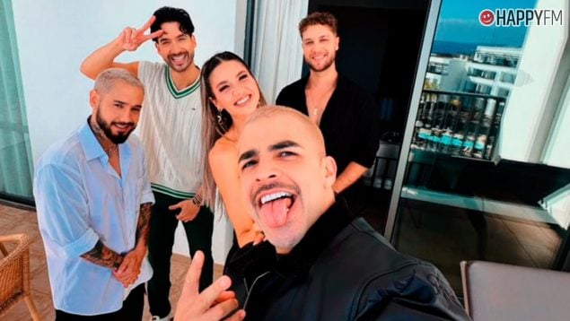 El elenco de La Reina del Flow. (Foto: Instagram del actor Juan Palau)