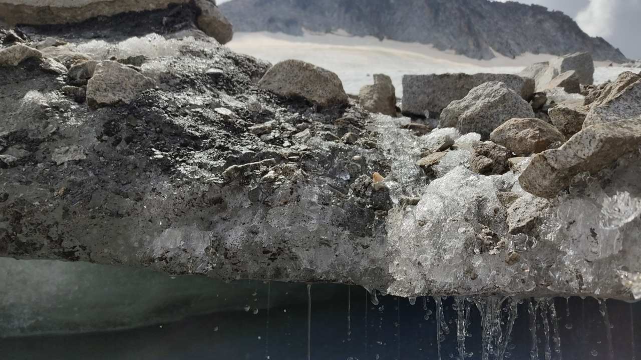 Revela que los glaciares del Pirineo pierden hasta una quinta parte de su superficie desde 2011.