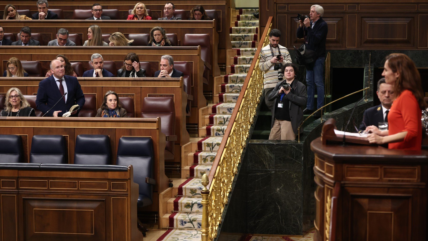 El diputado del PP, Miguel Tellado y la ministra de Sanidad, Mónica García.