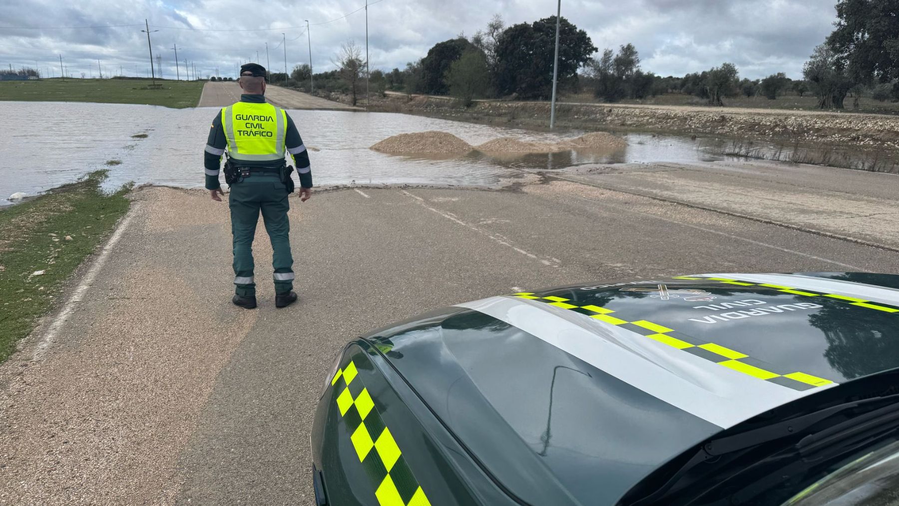 Río Manzanares en alerta roja, en directo: última hora de las lluvias en Madrid y temporal en España hoy