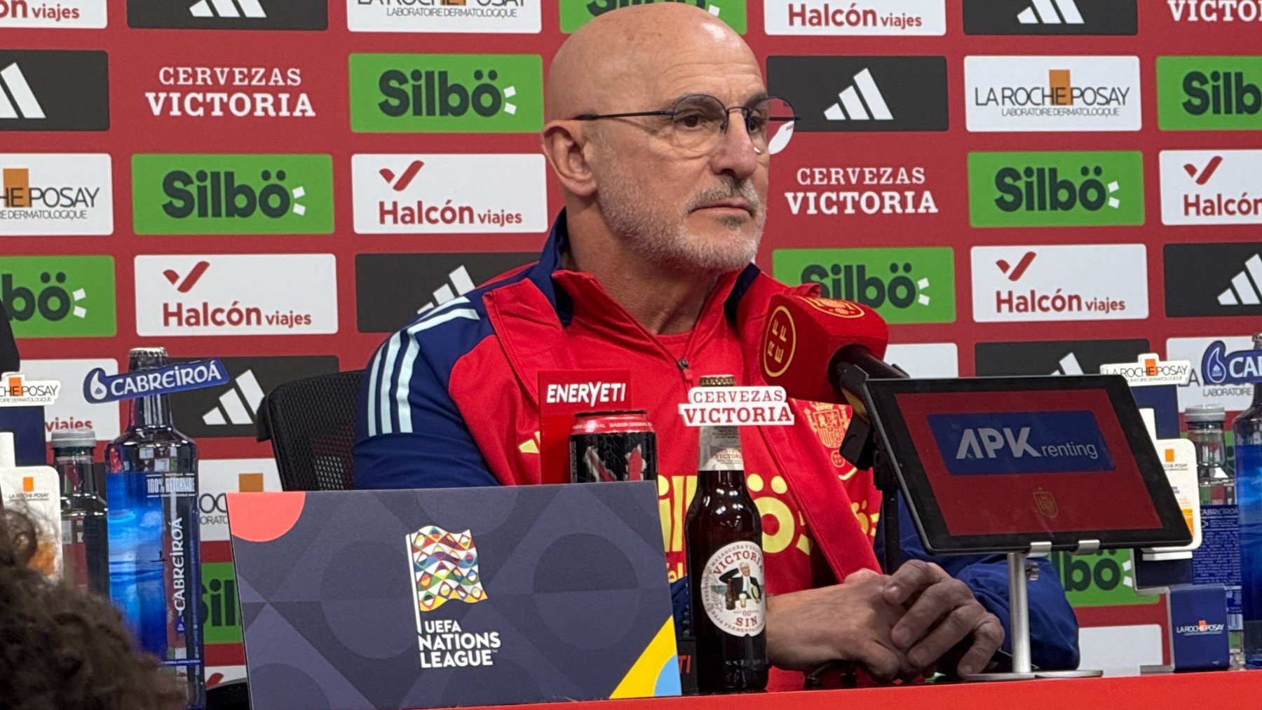 De la Fuente, durante una rueda de prensa con España.