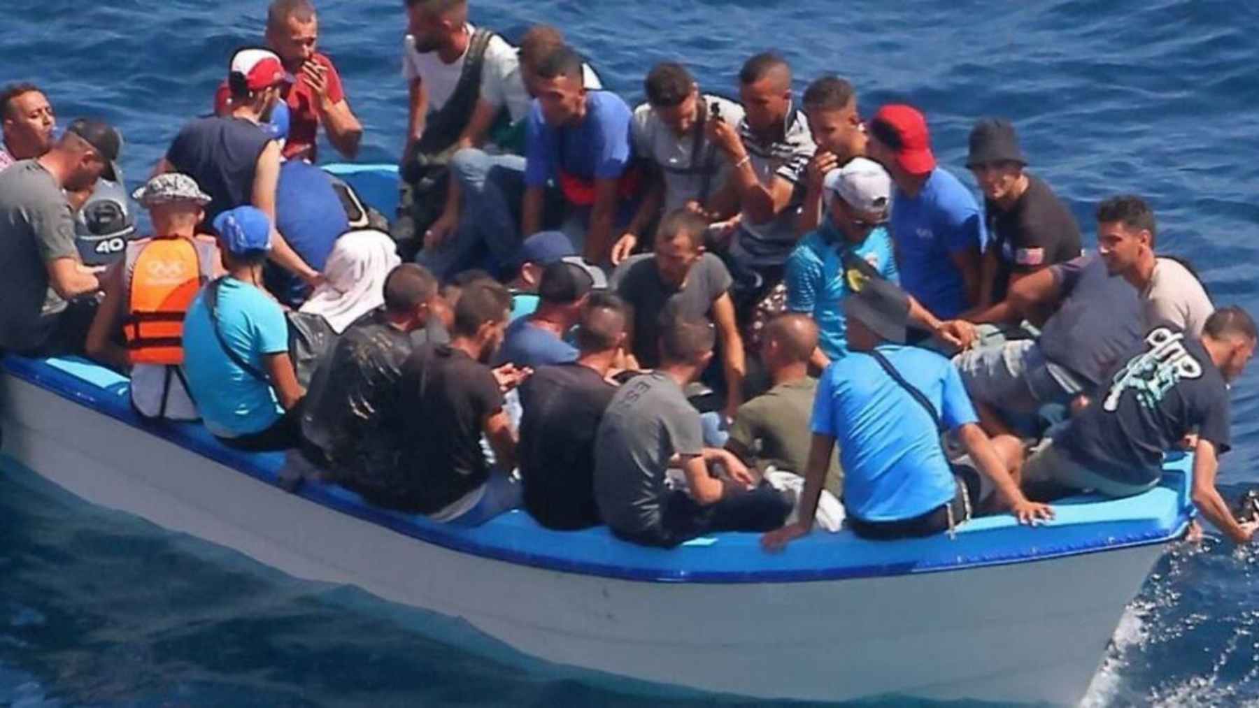 Patera en aguas de Baleares.