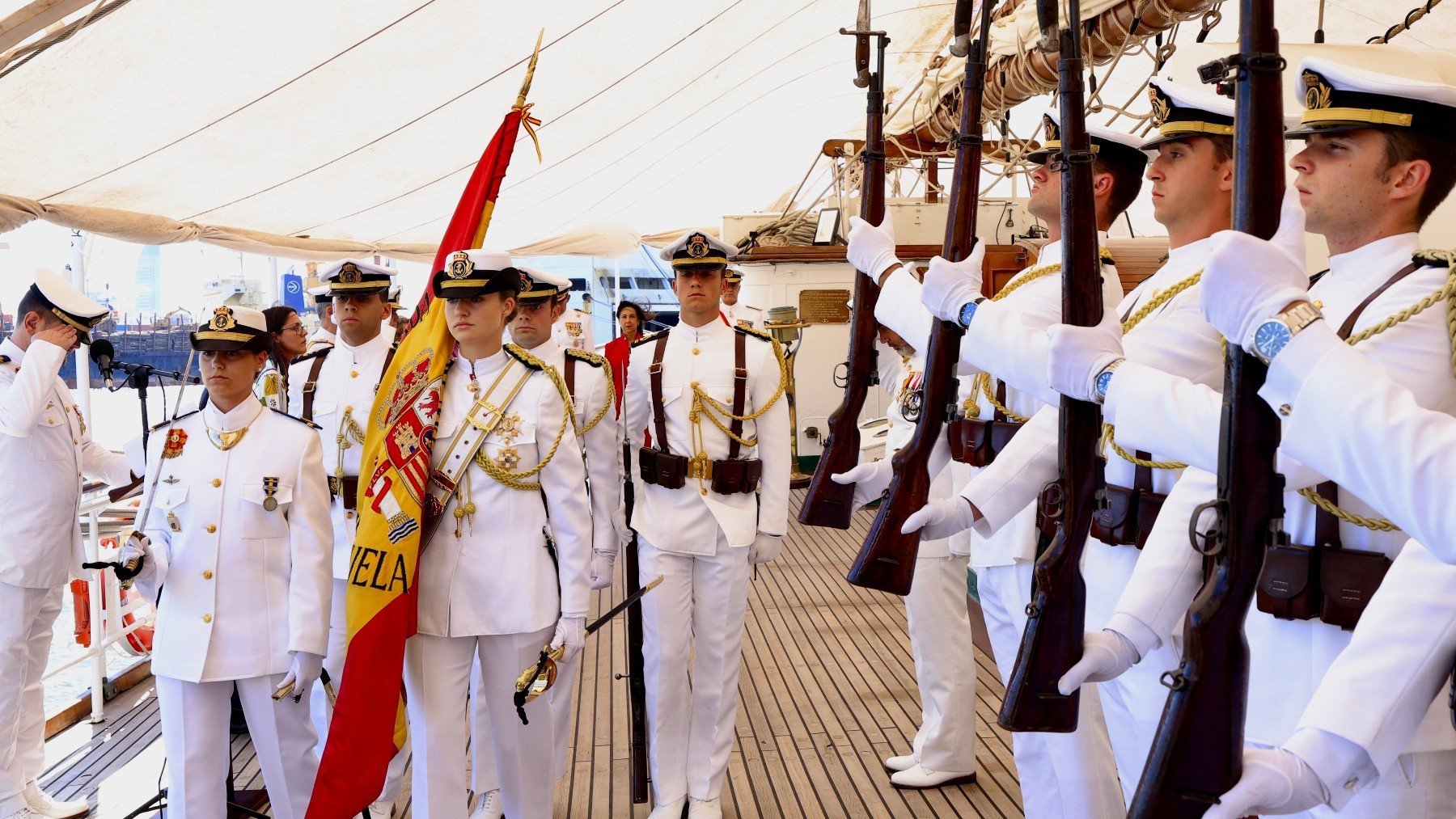 La princesa Leonor en la jura de bandera en el buque escuela ‘Juan Sebastián Elcano’ en Montevideo.