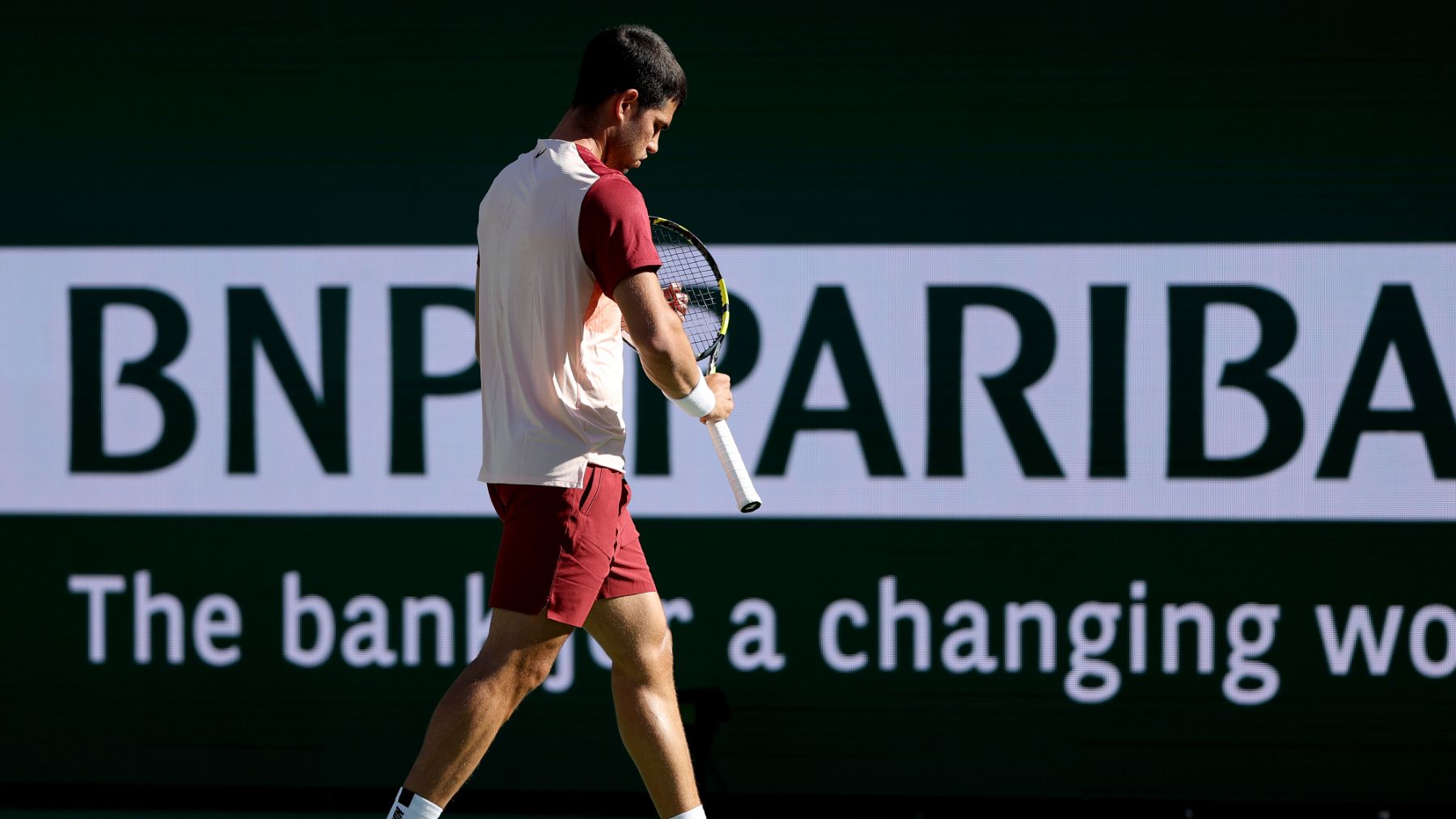 Carlos Alcaraz, durante su partido contra Goffin en el Masters 1.000 de Miami. (EFE)