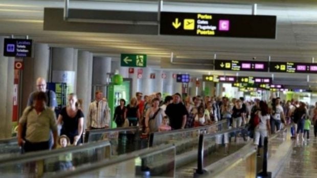 aeropuerto de Palma aerolíneas deuda Baleares descuento de residente