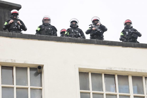 barrio de Rekalde, Bilbao, okupas, okupación, centro social okupado, gaztetxe, Ertzaintza, Ertzaintzas, policía, policías, antidisturbios, altercados, batalla campal, disturbios