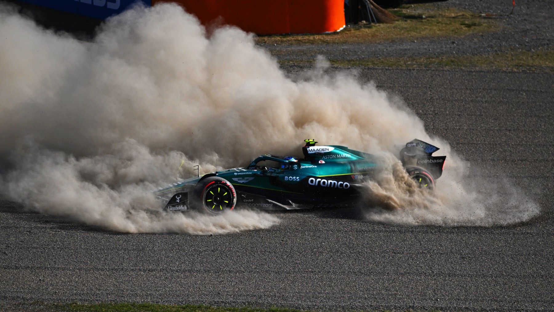 Así fue la salida de pista de Fernando Alonso en los Libres 2 de Japón. (Getty)