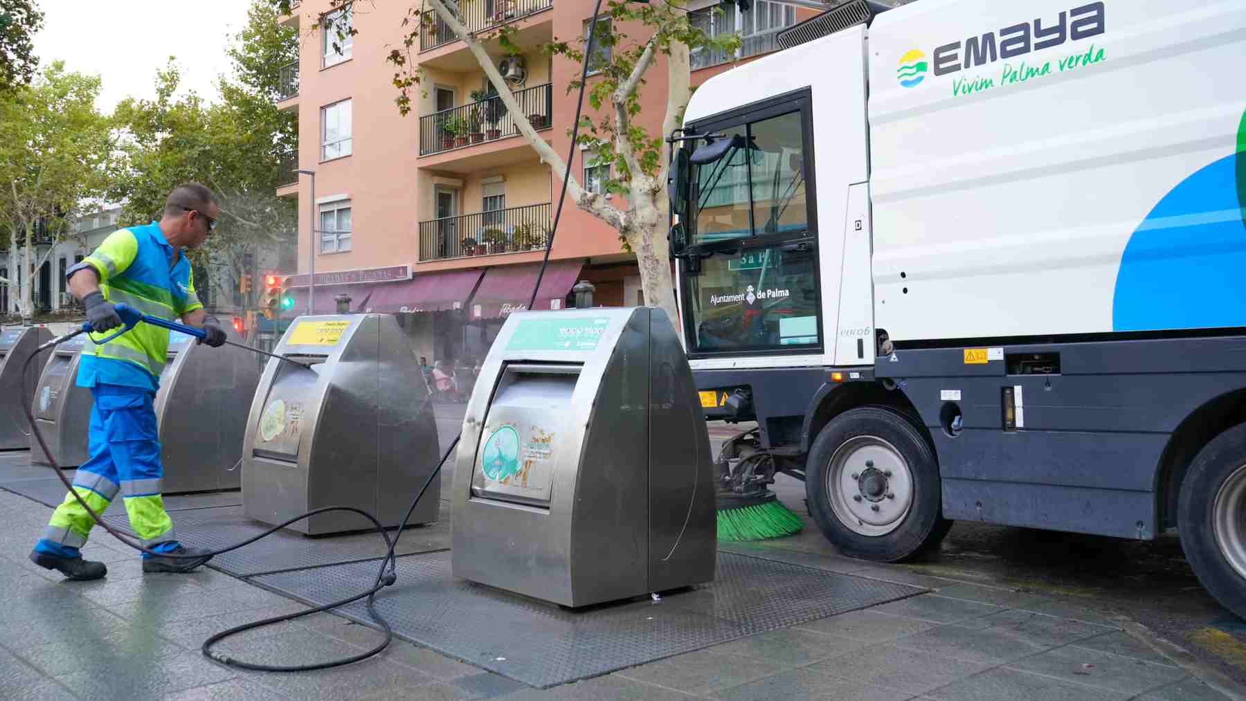 Los pueblos de Mallorca empiezan a dejar de pedir el requisito de catalán para trabajar de barrendero