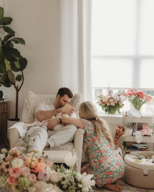 The influencer Lauren Cummings with her daughter Lilly Ann and her husband (Instagram).
