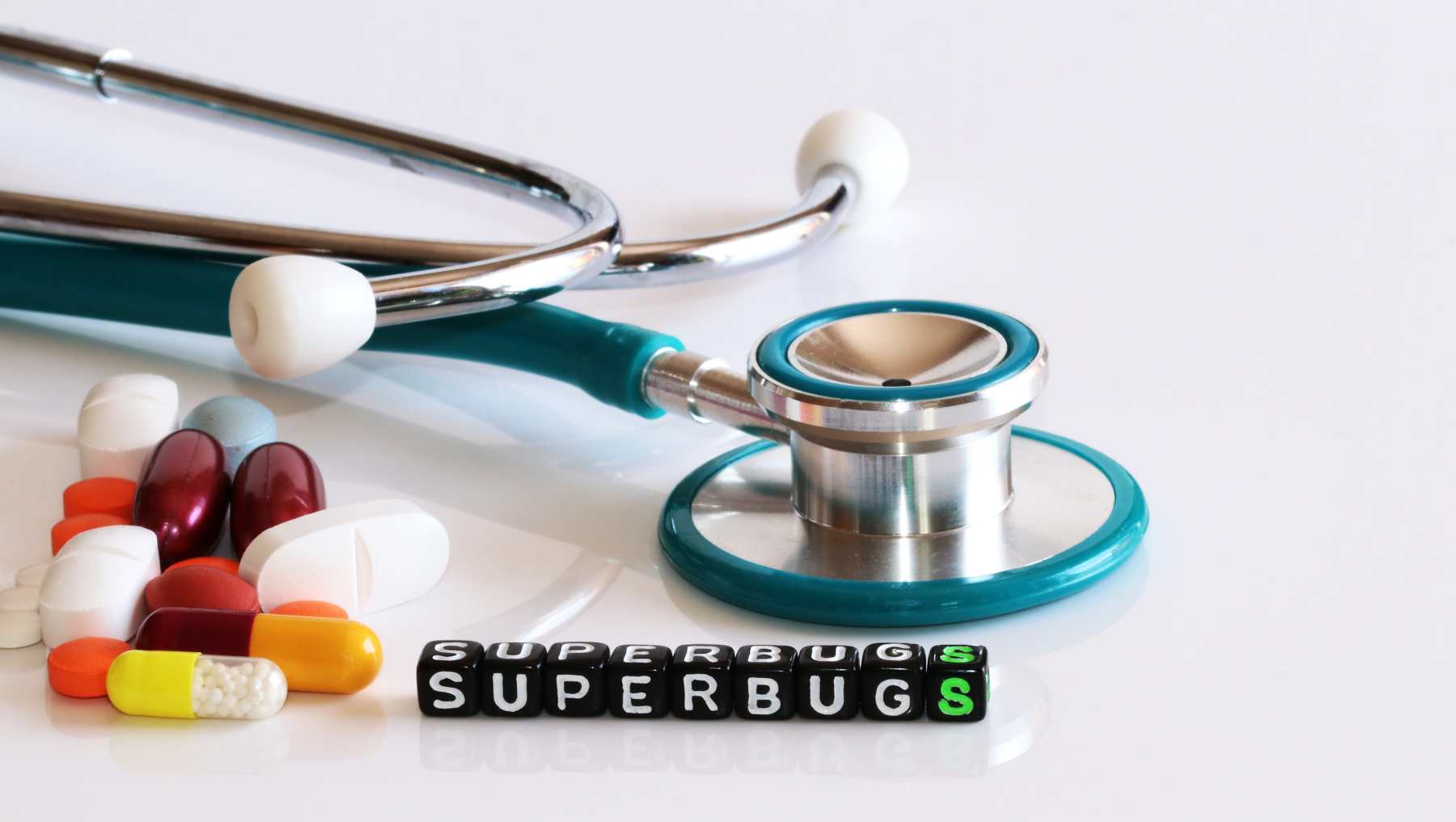 Antibiótico contra superbacterias.