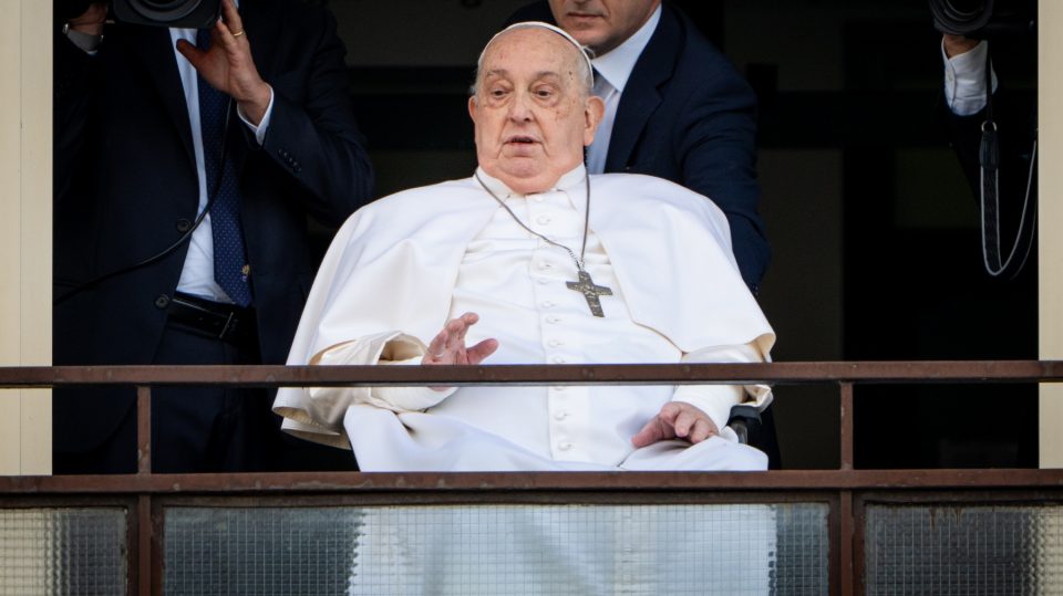 El Vaticano confirma que el Papa Francisco ha muerto a causa de un ictus
