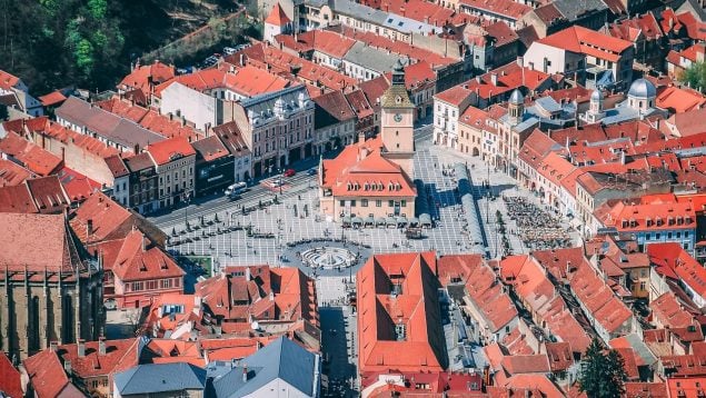 Por qué emigrar a Brasov si eres un jubilado español, razones para emigrar a Rumanía, emigrar a Transilvania desde España, ciudades medievales europeas para mudarte, mudarte a una ciudad medieval, emigrar como pensionista.