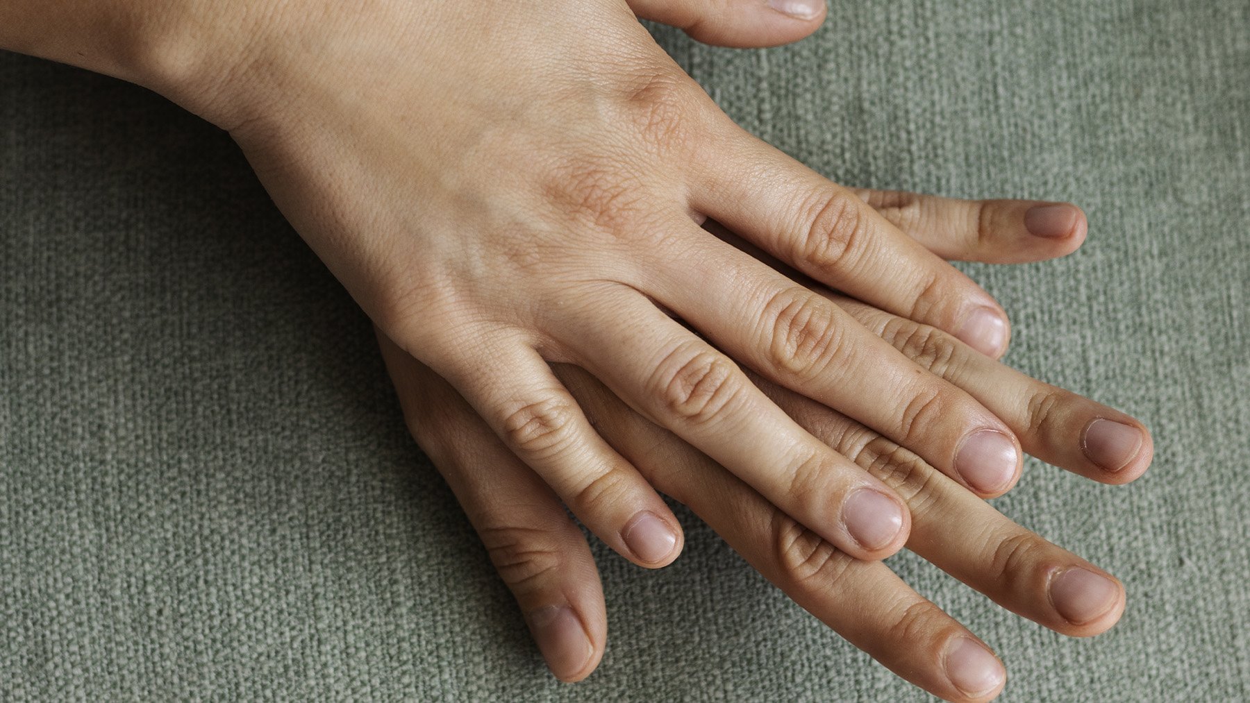 Un genetista de Harvard explica por qué si te crecen mucho las uñas podrías vivir más que el promedio