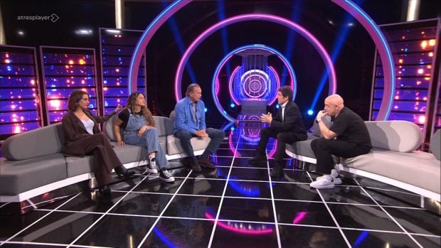 Bertín Osborne junto a Manel Fuentes y sus compañeros de Tu cara me suena (Atresmedia).