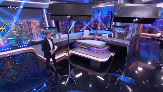 Pablo Motos muestra lo que tenían preparado para poder emitir El Hormiguero a pesar del apagón. (Atresmedia)