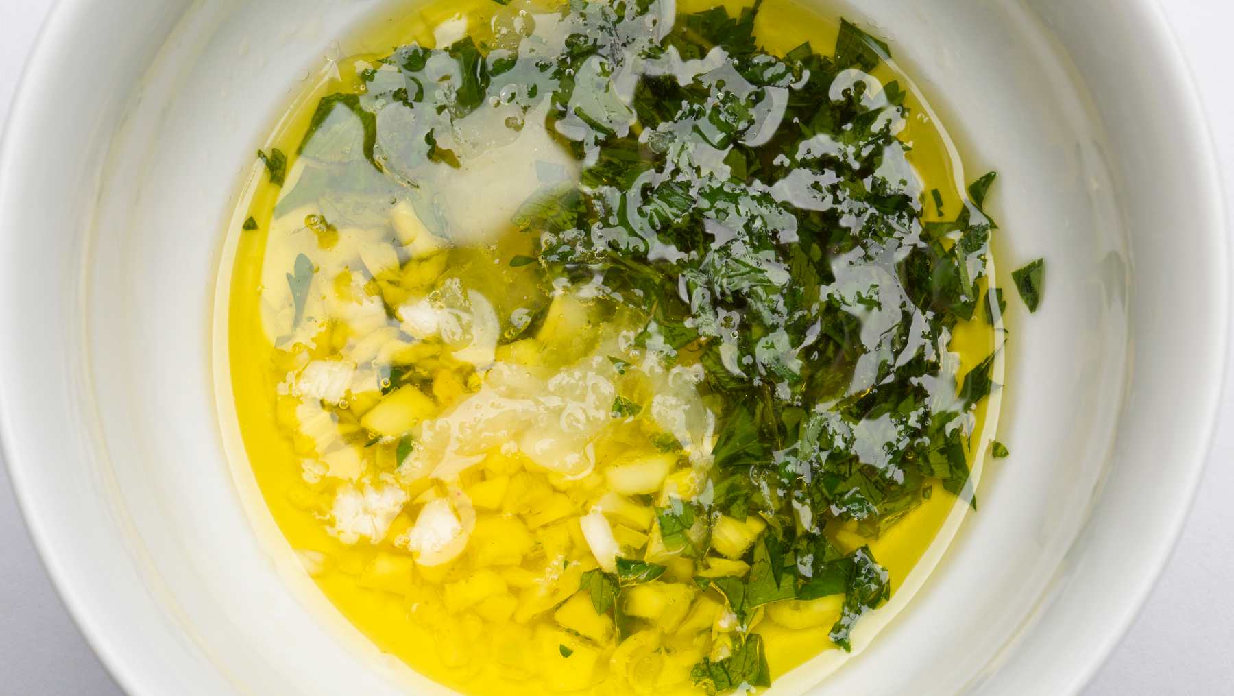 Salsa de ajo y perejil.