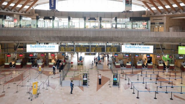 Atrapados en Tenerife: 77 estudiantes de Málaga prolongan 4 días su viaje de estudios por el apagón