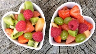 La ciencia explica por qué hay que comer fruta y verdura todos los días, ventajas de comer frutas y verduras todos los días según la ciencia, problemas científicos de los ultraprocesados, científicos ventajas comer fruta y verdura.