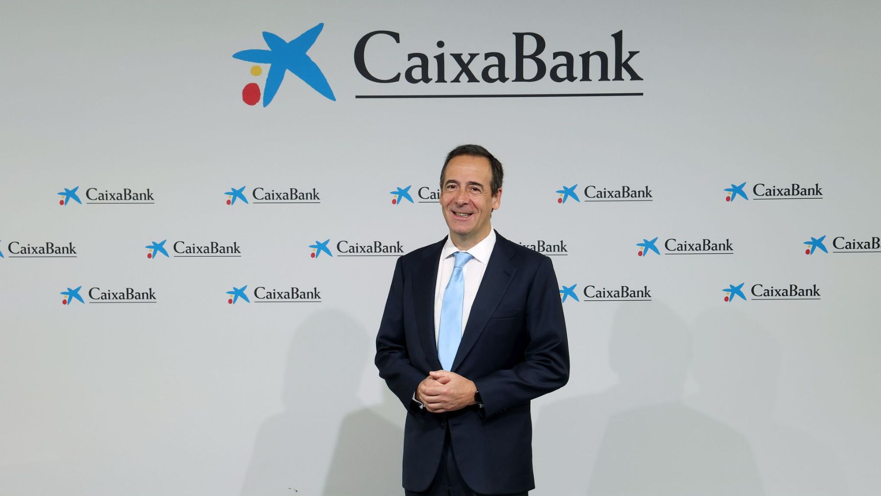 Gortázar: «No hay novedad» sobre la vuelta a Cataluña y «CaixaBank es el mayor perjudicado del impuesto»
