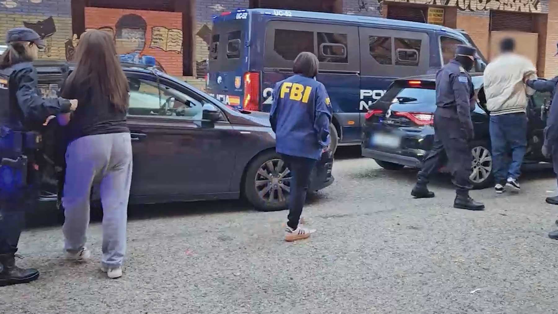 El FBI y la Policía durante las detenciones de miembros de la Mara Salvatrucha en España.