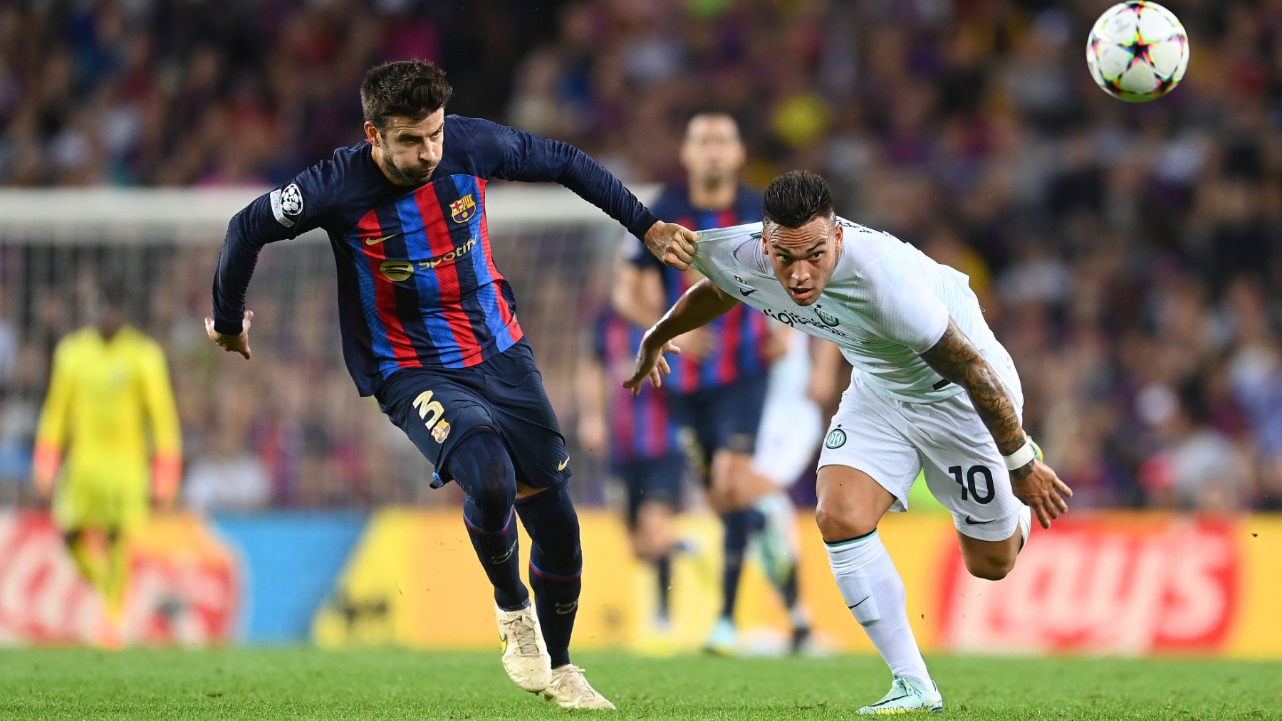 Piqué calienta la eliminatoria contra el Inter: «En 2010 nos marcaron un gol en claro fuera de juego»